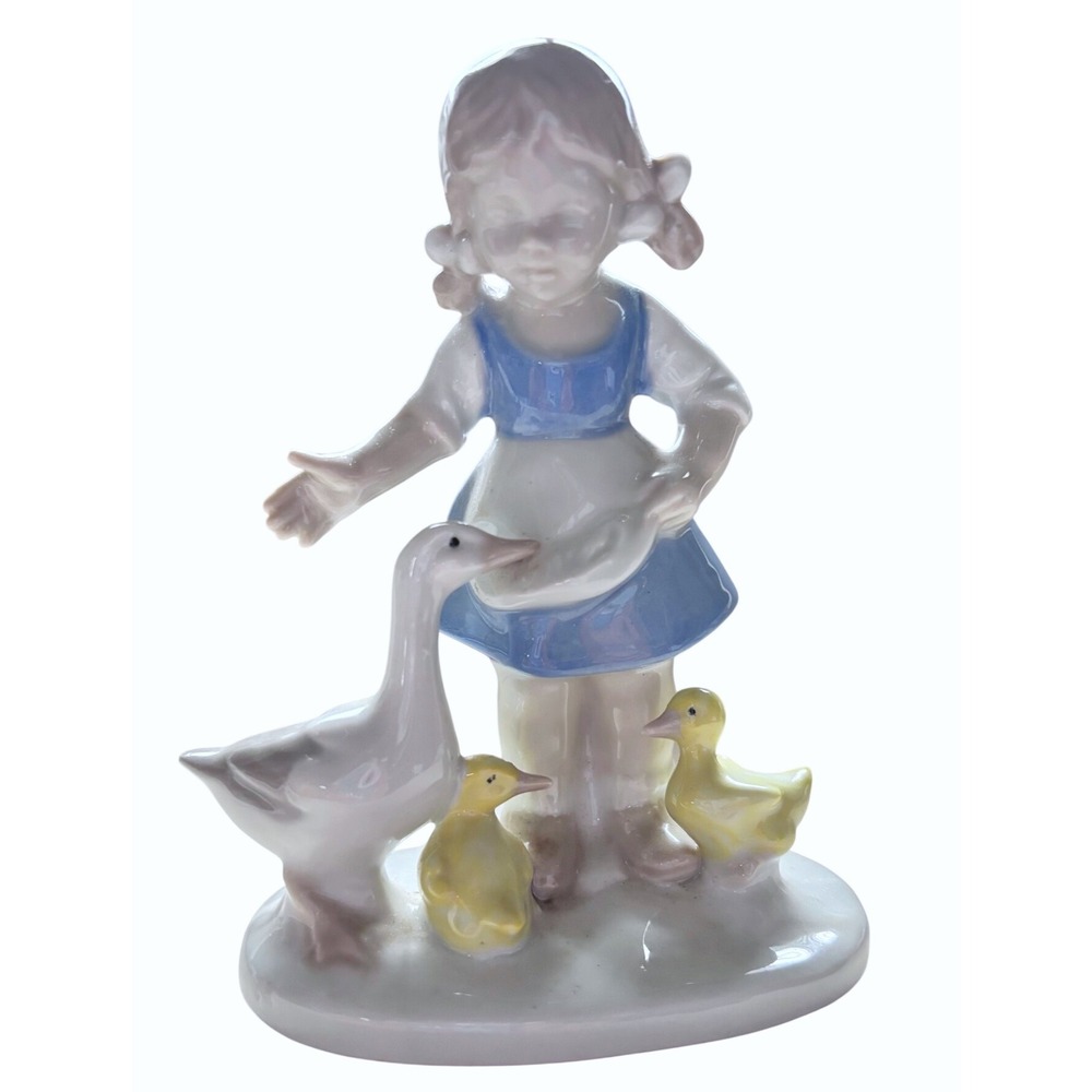 Vintage Porcelain Girl Feeding Goose Ducklings Figurine Blue White 3673